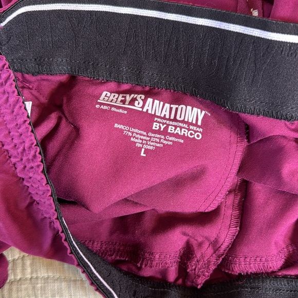 Sold! No longer available
Grey's Anatomy Women's Burgundy Large Scrub Pants - Picture 4 of 6